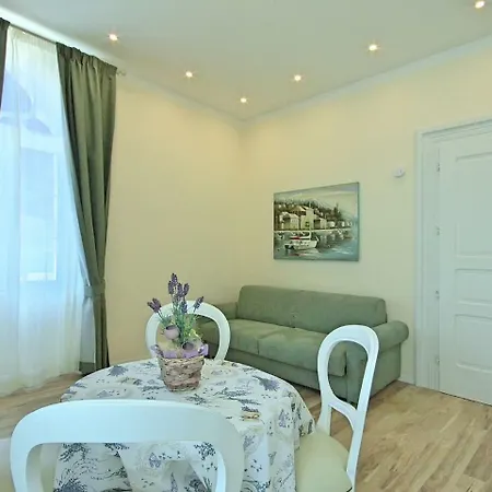 Comfortable Apartment With Swimming Pool In Umag Apartment Umag