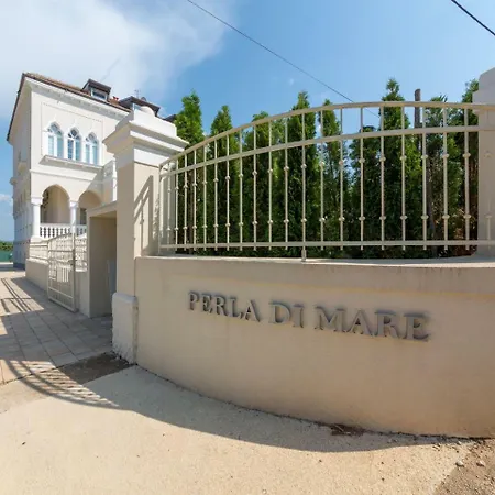 Comfortable Apartment With Swimming Pool In Umag * Umag