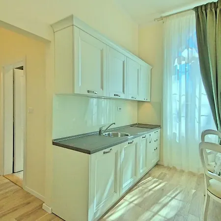Apartment Comfortable Apartment With Swimming Pool In Umag Umag