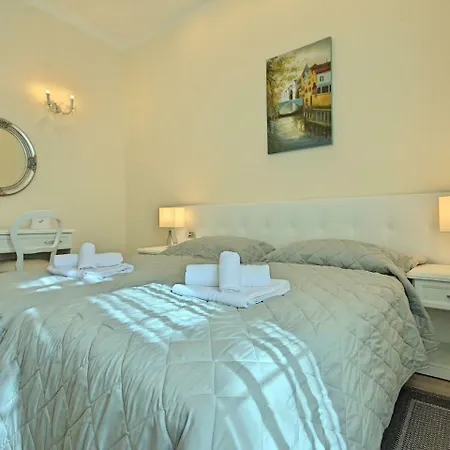 Apartmán Comfortable Apartment With Swimming Pool In Umag